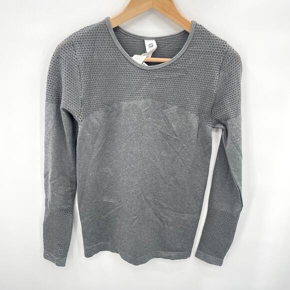 Fabletics NWT Grey Musetta Seamless Crewneck Long Sleeve Active Top // S - Picture 3 of 9